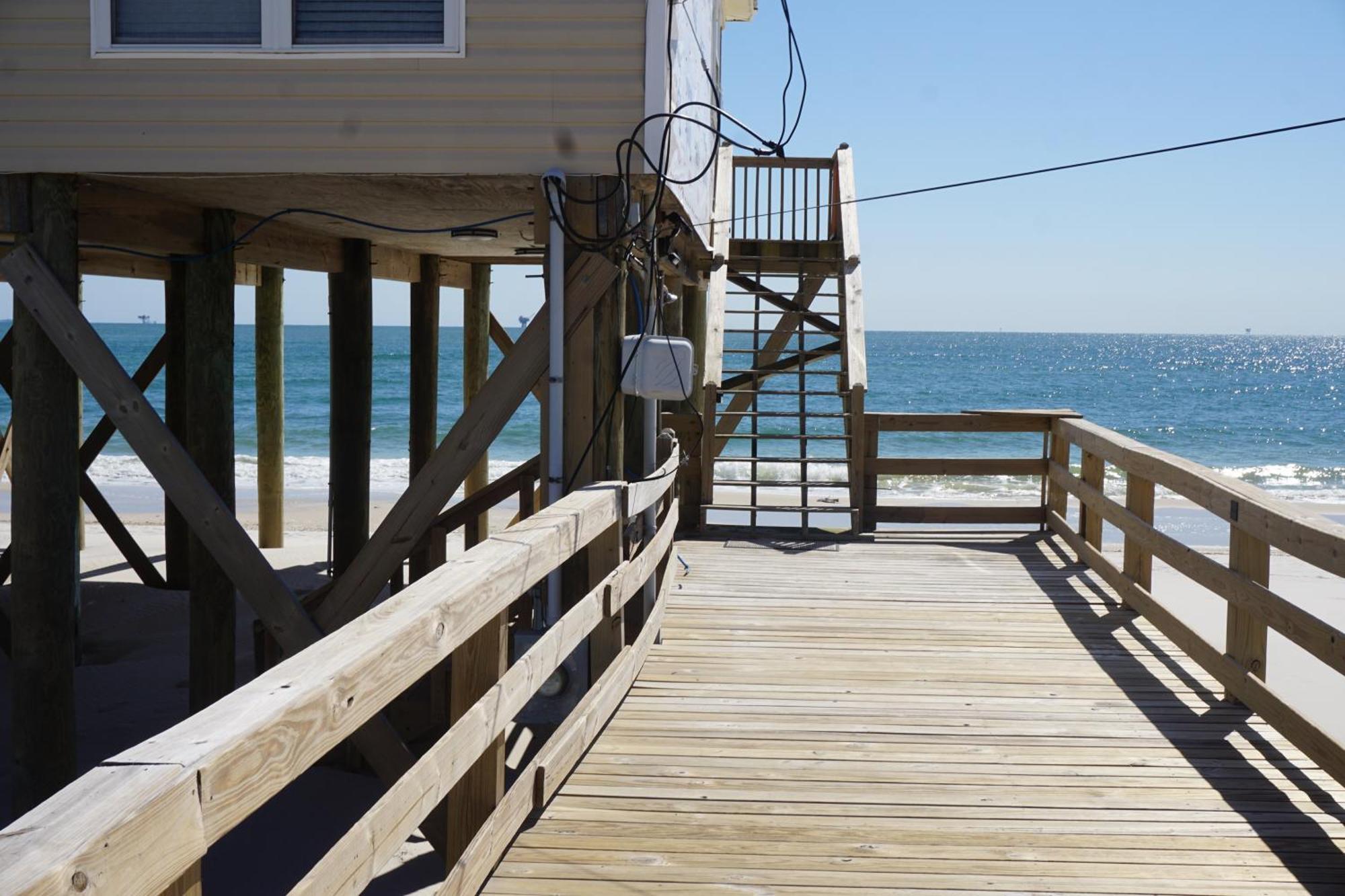 Marisol - Pet Friendly And Gulf Front! Enjoy The Large Deck With Amazing Views! Home Dauphin Island Esterno foto